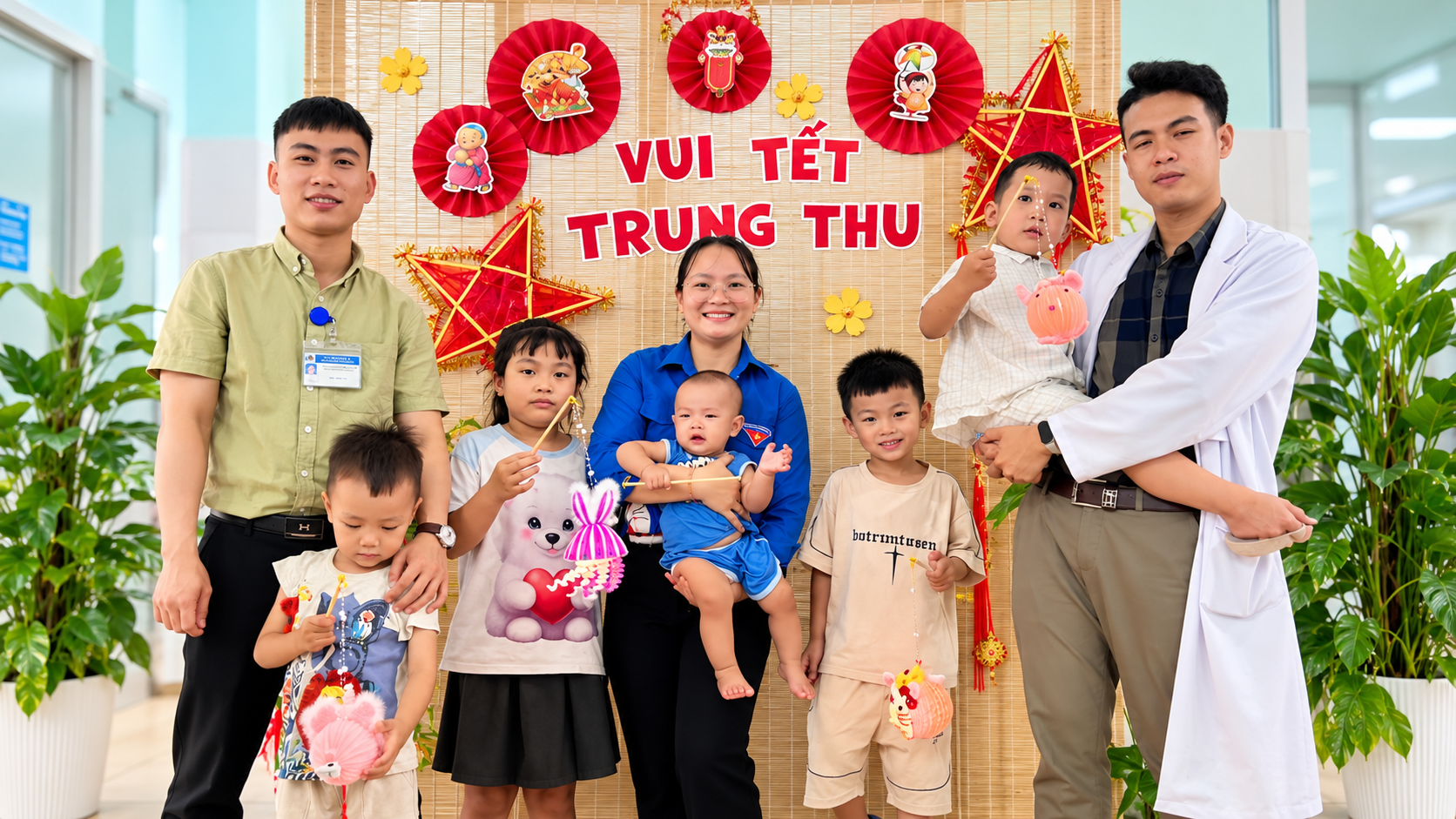 CHI ĐOÀN THANH NIÊN TRUNG TÂM Y TẾ PHÙ MỸ TỔ CHỨC CHƯƠNG TRÌNH VUI TẾT TRUNG THU, TRAO QUÀ CHO CÁC EM NHỎ VÀ NGƯỜI BỆNH NỘI TRÚ
